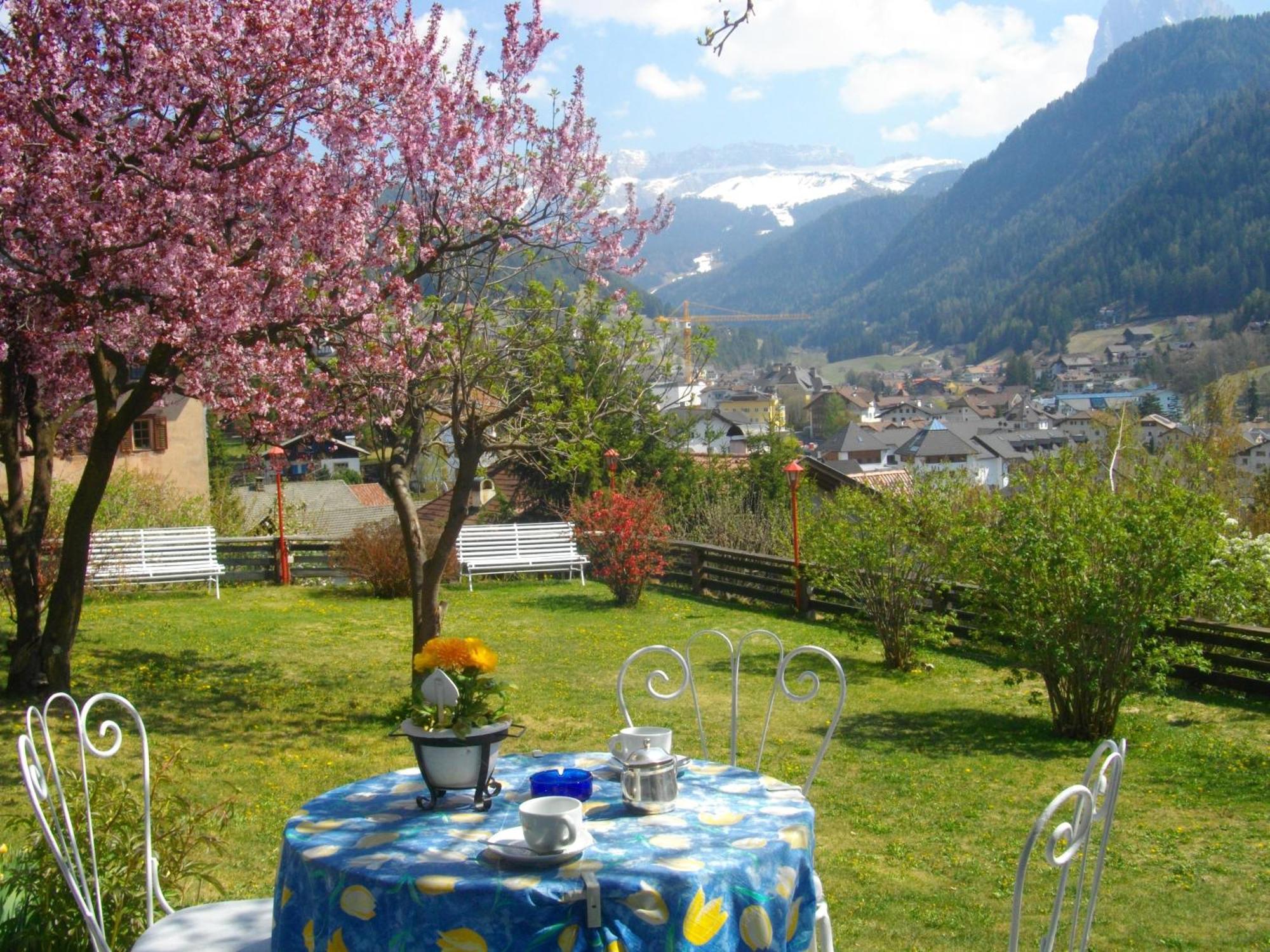 Hotel Villa Emilia Ortisei Exterior photo